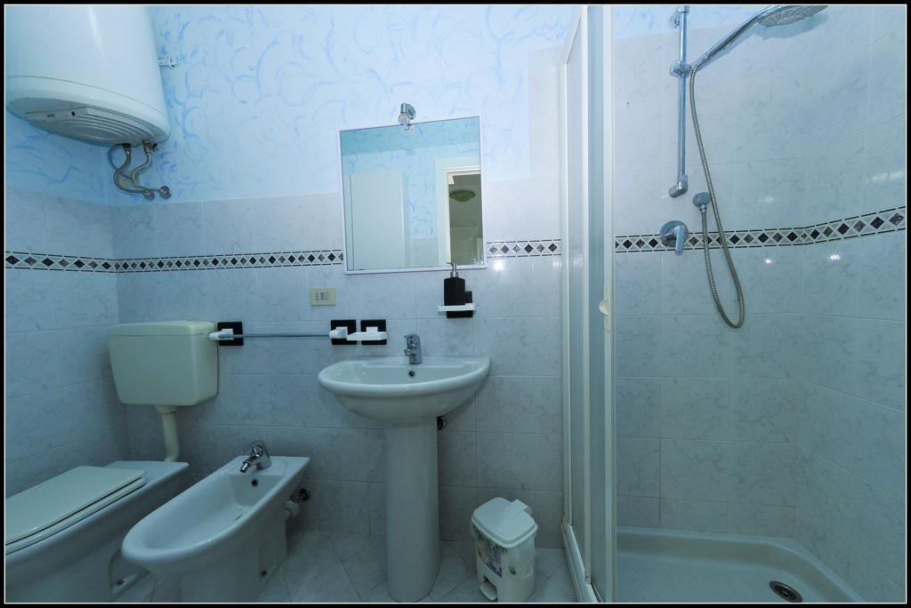 B&B Au Caruggiu Ceriale Habitación foto